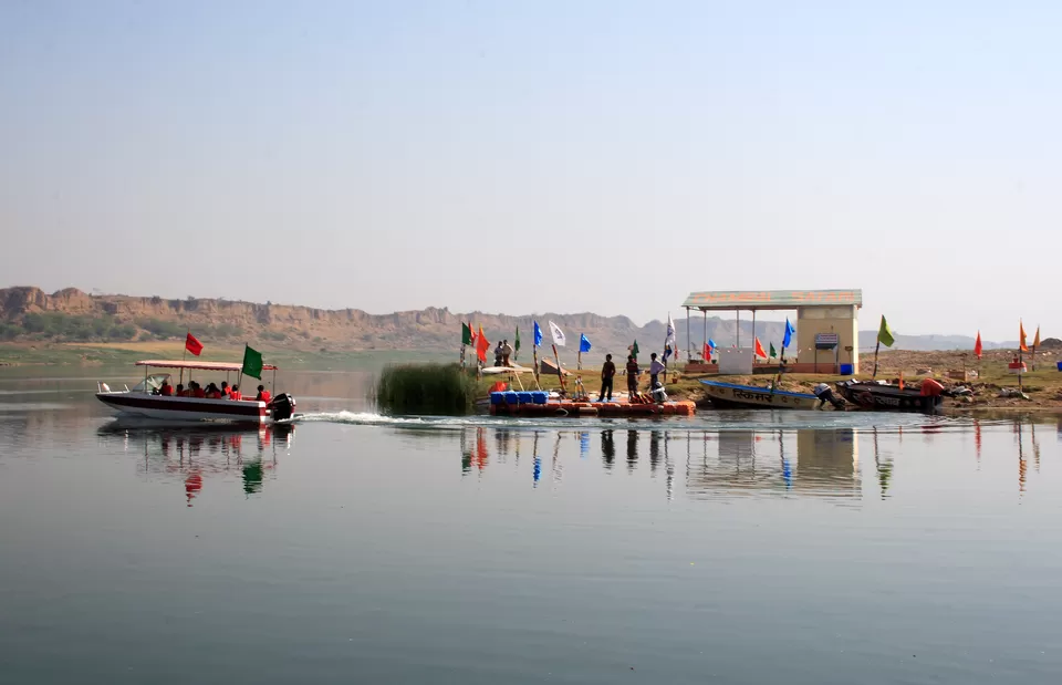 Boat safari on the Chambal River